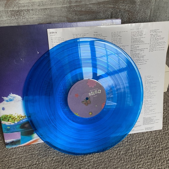 Olivia Rodrigo SOUR Record - Picture 6 of 8